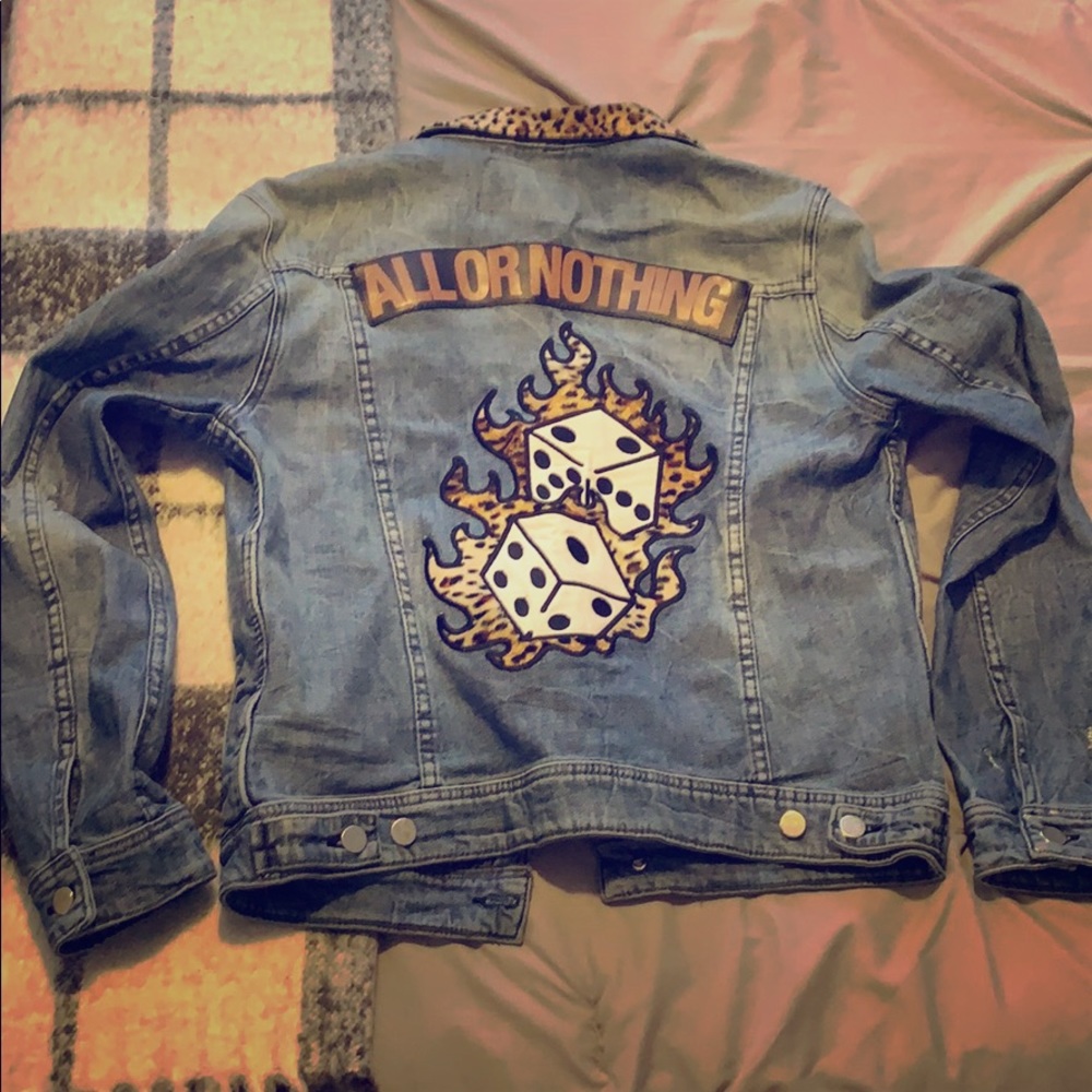 Blue denim Jacket with faux fur collar